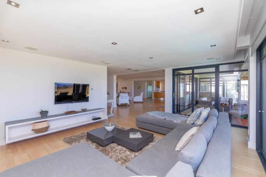 Paradis - Ocean Front With Views To Behold! Cape Town
