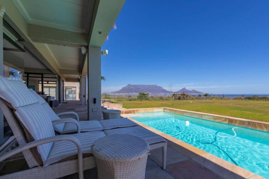 Villa Paradis - Ocean Front With Views To Behold!